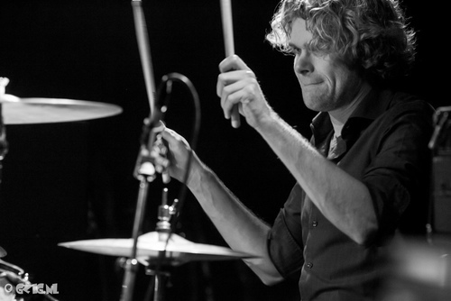 TomDelforterie's profile picture. Drummer van ZooN en Acid Kola Turbo, muziekliefhebber, planoloog en gek op oude industrie en grote betonnen gebouwen.