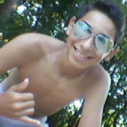 ``SOU FELIZ E AGRADESSO POR TUDO Q DEUS ME DEU E ME FEIS´´