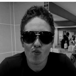 Laion_Porto's profile picture. Ame a vida e os amigos,pois a vida é curta e os amigos são poucos...