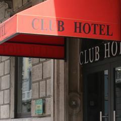 Hotel Club is located just 400 meters from the Centrale Station, the subway stop (MM2 green line and the MM3 yellow line) in the direction of the Duomo...