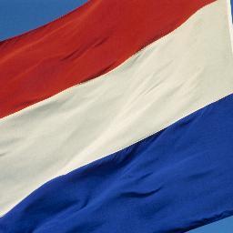 De Stichting Viering Nationale Feestdagen organiseert de festiviteiten op Koningsdag en de herdenkingen op de Canadese begraafplaats in Holten
