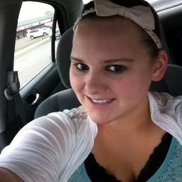 Name is Chelsea. Age 23 am Single. Wanna knoe me then message me