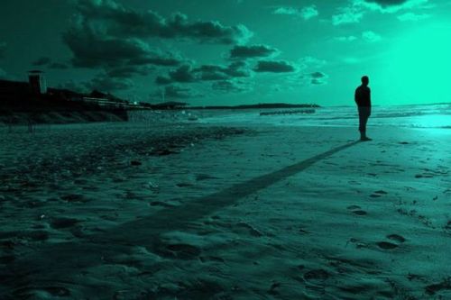 YalnzlarKlub1's profile picture. Sadece yalnız.Bu kadar.Daha ne olsun.Ne zaman birini bulurum.O zaman bu hesap kapanır.Merak etmeyin.Elbet yine açılır...