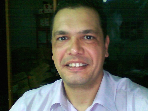 Amo Cristo, sou casado, pai de 4 filhos, corretor de imóveis.