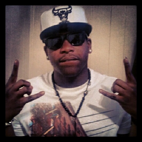 wats hatt'in its ur boi illz #teamsuggang , #teampop , #teamFMG #teamro$e ily my lil sis @__DarkSkinLove #cfe