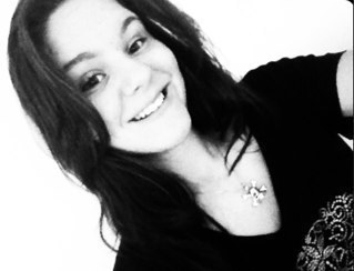 Um dia sem rir é um dia desperdiçado.  (Charlie Chaplin) ❤ @_thainabezerril