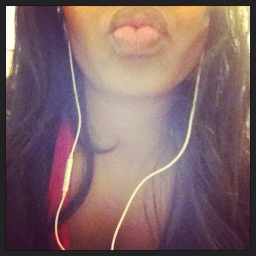 Either stand beside me or behind me.. not stepping on anybody'z heelz. ^_^