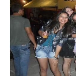 ⊰ A garota  que vive cada segundo da vida.
Não me arrependo de ter feito o que fiz até hoje. Com os meus erros aprendi.