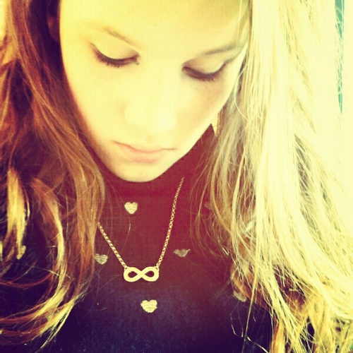 justin bieber is the best ;p plese follow meee and whatch this videoo... http://t.co/05un0v0T…