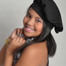 menina simpatica e muito chatinha kk