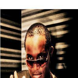 CANTANTE MUSICA NEGRA Y MODELO