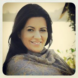 Cantora Pastora  Elaine Dias casada com o Pr Anderson Dias mãe de Alefer Dias E Paola Dias http://t.co/akZKix9UKT