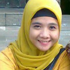 Simple and an extraordinary girl :p
