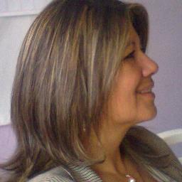 Comunicadora Social  periodista Externado, locutora profesional, docente universitaria, maestra de ceremonias y AMIGA LEAL