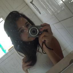 sou chata feia inritante ciumenta brava carinhosa amiga e namorada do Leonardo Rizziolli algo mais?