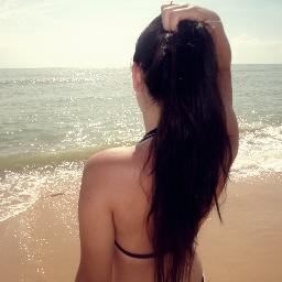 Morena, Aquariana , Tímida, Amiga, Sonhadora, Ciumenta, Nervosa, Exagerada, Desastrada, Medrosa...Prazer:Eu'-'