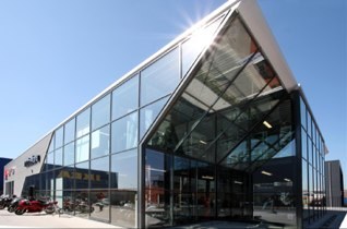 Motostore Barendrecht is dé Yamaha, Suzuki, Fantic en QJMotor  dealer in regio Zuid-Holland. Tevens kunt u bij ons terecht voor motorkleding en onderdelen.