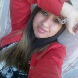 I love life, love music,  theater, guitar, Beatles and Cimorelli,   I like red, tacos and pizza :)