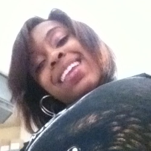 deh name beh Keanna A. Stevenson!. im one ckool chick, dwn t2 earth , and very friendly. ii keep iht 1 hunnid... so follow ndd i'll follow bck :)