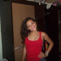 ThamiresLarousse-1,59cm-OlhosVerdes-Family-Deus-álgebra-Futebol-Malhar :)
