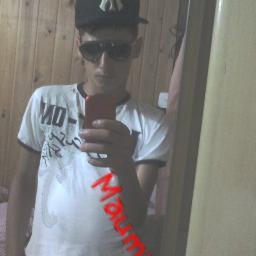 Eeh_Maumau's profile picture. Ooie  akiie  e @Vemke_Tem  to aquiie  pra dizer que amo  esse  negrinho de mais  ele  é meu  Best Amo .. de mais  ...  3