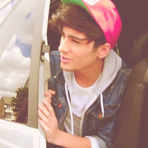 Sex? No thank you, life fucks me everyday. 1/5 Of 1D. |FL/RP|Single,Bi|