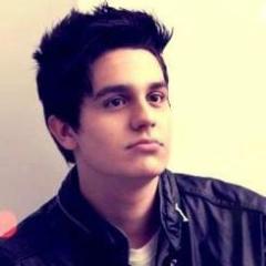 Fã clube para todos que adorariam receber um Bombom, um beijo, um abraços, um carinho,do nosso nego Luan Santana...Criado em 10/08/2011 Dona @Nayanelaize