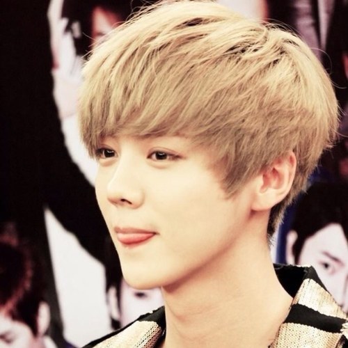 We are ONE! だじゃはお～EXO-Mのルハンです^^ 気になったらfollowしてね~ ?? ㅋㅋㅋ ゆるくお話しましょ~12.08.29~ #ゆるちゃにょ信者 No.3 http://t.co/RJhvq4i3