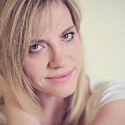 StaceyLPhoto's profile picture. 