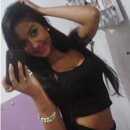 .Me ame ou me odeie, ambos estão ao meu favor. se você me ama, eu smp estarei em seu coração, se você me odeia smp estarei na sua mente ;)