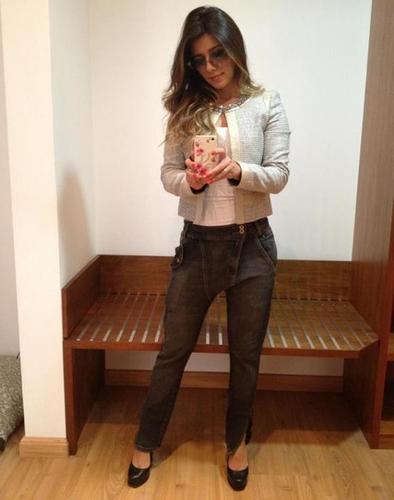 Fã de @MichaelJackson Marida da @mettalicar Namorada do @EuDeuseoMundo enfim...segue eu que eu te sigo de volta.