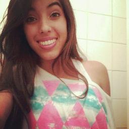 sou totalmente dependente de deus, um só foco uma só força e uma unica fé , tudo isso se resume a JESUS , SOU A MENINA DOS OLHOS DE DEUS (: