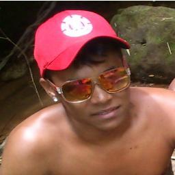 Paz e Amor
é o que eu quero pra nós
E que nada nesse mundo cale a nossa voz ♪