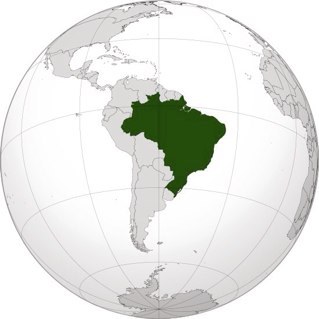 Membro da nobreza européia pertencente a uma estirpe de principes húngaros da dinastia dos Habsburgos. Convive, pacificamente, com plebeus, como você!