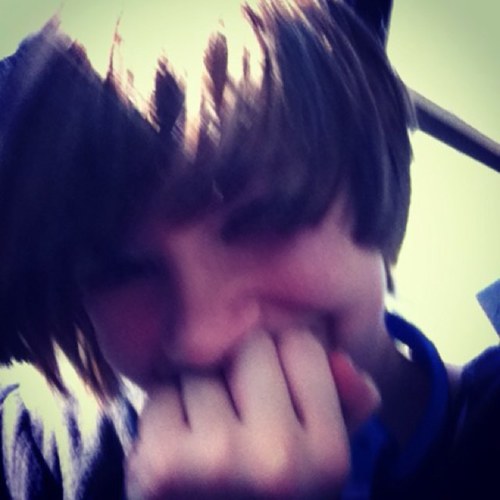 Bluh bluh. Im a total homestuck yoo so talk to me if your a homestuck :3