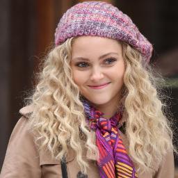 Apenas uma garota apaixonada pela série The Carrie Diaries. Nunca desista de seus sonhos, só é preciso acreditar. Siga @robbannasophia. Desde: 29/01/13.