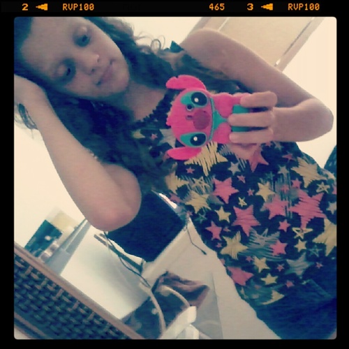 Boon oq fala dee mim ?? Voo rezumi , Soo oq soo nao ta  feliz ? Se mata O.o  , Nao sou perfeitan Fazer o que néah?! Hoora de me faze mamae tava no escurin Haha