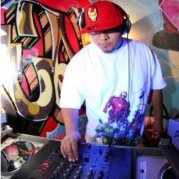 vinyl dj who plays old school tekno,hiphop,breaks,dnb,acid tekno, also a fitted cap collector, luv scifi and horror movies & all things starwars & transformers