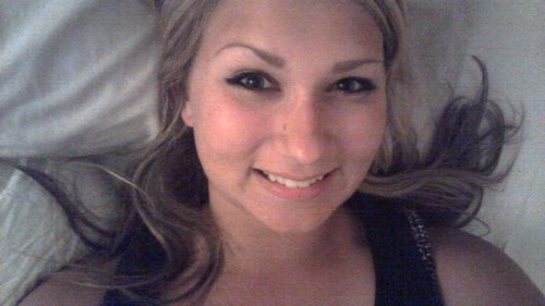 loracaric's profile picture. 