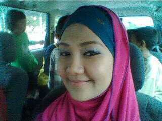 Mama wt 4 kiddos, 2 doters & 2 sons. Online boutique  FB : BerDuet Hijabs & Gallery.