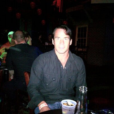 Profile Picture of Christopher's Dad (@BryanCharlesBar) on Twitter