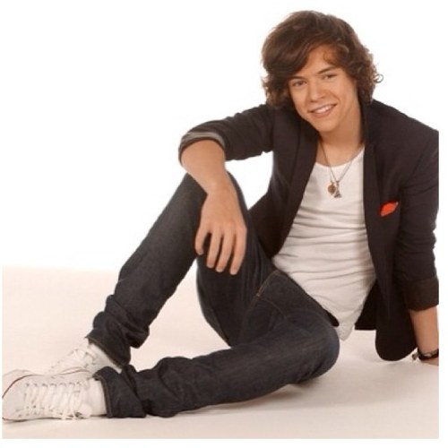 Hi im allyce whats up bros follow me plz i love one direction justin bieber my fambam and you so flowe me mate xoxoxoxo ❤