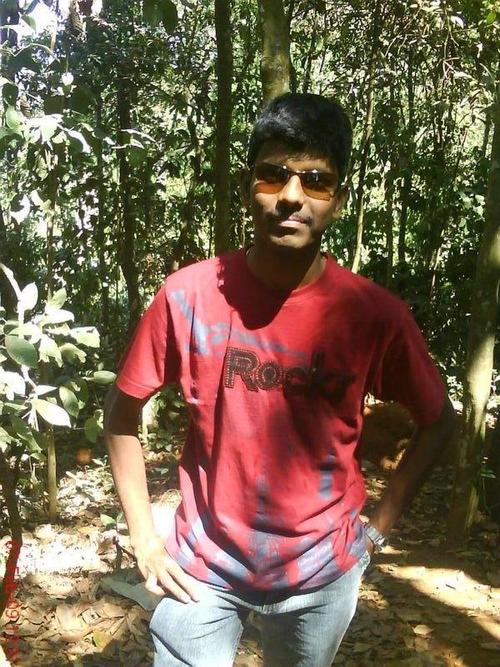 balajiv2002's profile picture. 