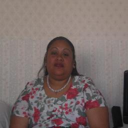 interesting,cool,beauty,friendly also a gud wife and mom