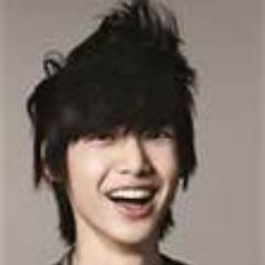 senyum itu indah, senyumlah saat orang menyapa kita, i like smiled:)