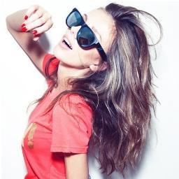 Deeply in #LOVE with #Fashion & #Photography i love helping people find awesome clothes & accessories that they've never seen before for rock bottom prices ^_-