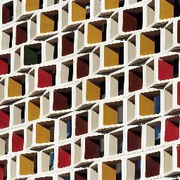 Escola Pública d'Educació Infantil i Primària al barri d'Almeda. Creada el setembre de 2008.