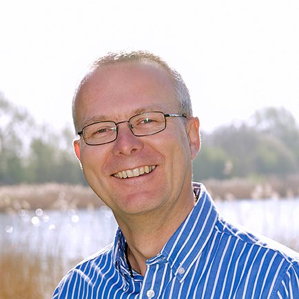 Engaging presenter, trainer and facilitator. Family, Guitarist, Investor, Sport, NLP, Drama, Holidays, Life's too short