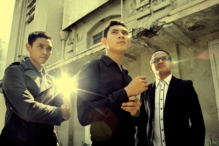 VERDEmusik's profile picture. Manager : KOKOH YANUAR
Phone & Whatsapp 081-332-090011

#3rdsingle #AtasNamaCinta @guanverde @brillghewa @yun_verde @dinamikaswara | info@dinamikaswara.net