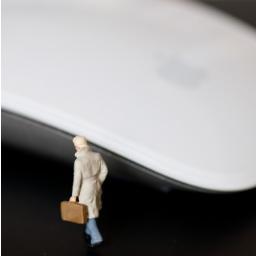 iphone4sを買ってから、どんどんapple製品に興味が湧いてきました。そして最近、ついにMac Miniを購入しました！Windowsの操作に慣れていたので、最初は難しかった。近頃じゃ、でかいiphoneって感じです。普通はiphone見て、ちっちゃいMacってなるんですかね？WindowsもMacも好きです！